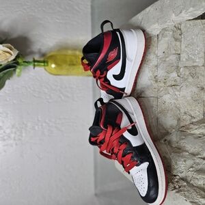 Jordan Black and Red Sneakers Classic High-Top Design